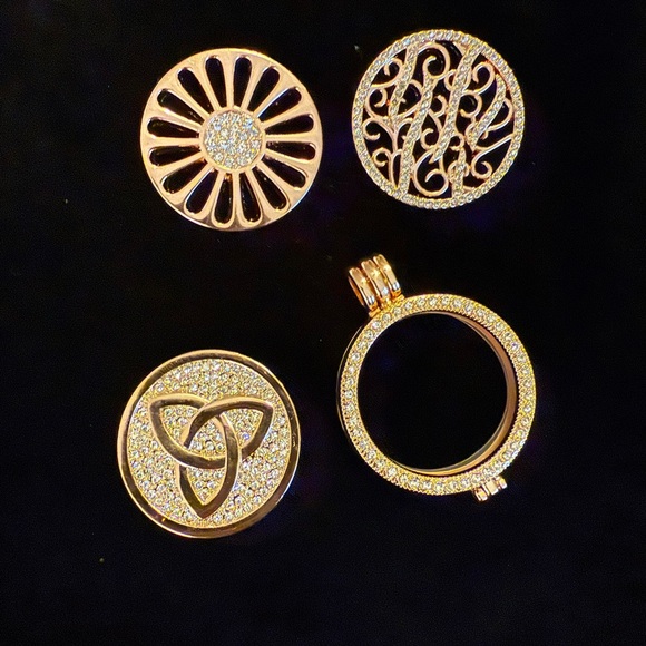 The Coin Collection Pendant Set - Picture 5 of 8